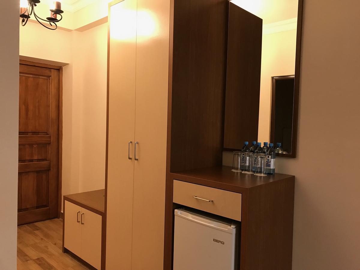Hotel Plaza Viktoria Gjumri Eksteriør billede